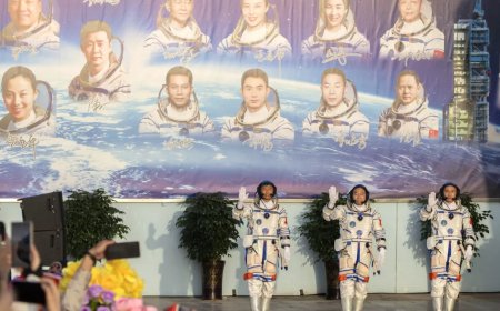 Çin uzay istasyonuna yeni taykonot ekibini yolladı